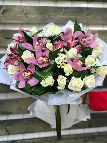 Букет цветов из: Розы и Хризантемы в Данкове