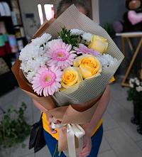 Букет цветов из:  Герберы, Розы и Хризантемы в Данкове