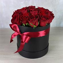 Цветочная композиция из Розы в шляпной коробке в Данкове